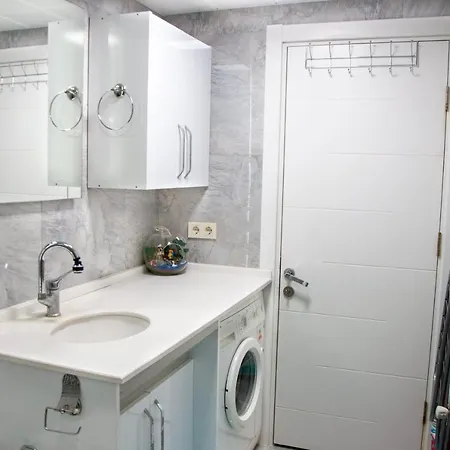 Lovely&Comfy Flat near Sea in Karsiyaka, Izmir Daire İzmir